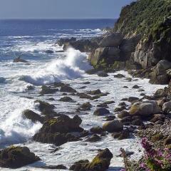 Rocas y mar